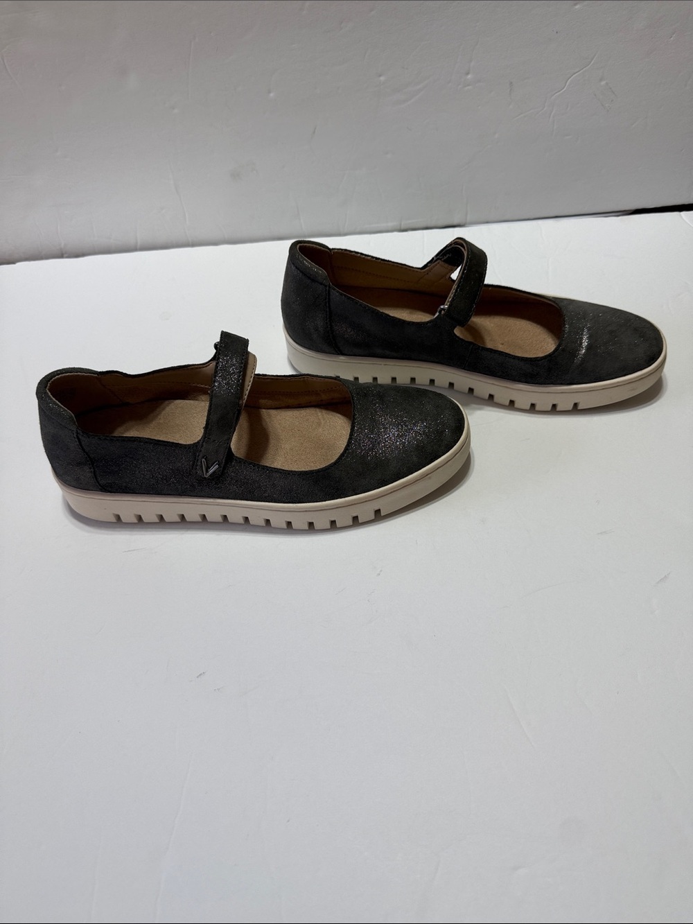 Vionic Uptown Mary Jane Flats Polluted Silver Suede Comfort Shoes 7.5 - Picture 2 of 9